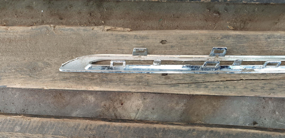 Молдинг решетки радиатора Mercedes GLC (X253) 15-19 Б/У Оригинал A2538880485