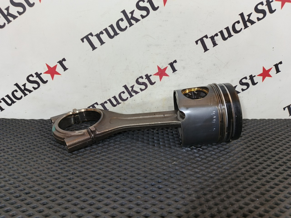 Поршень с шатуном