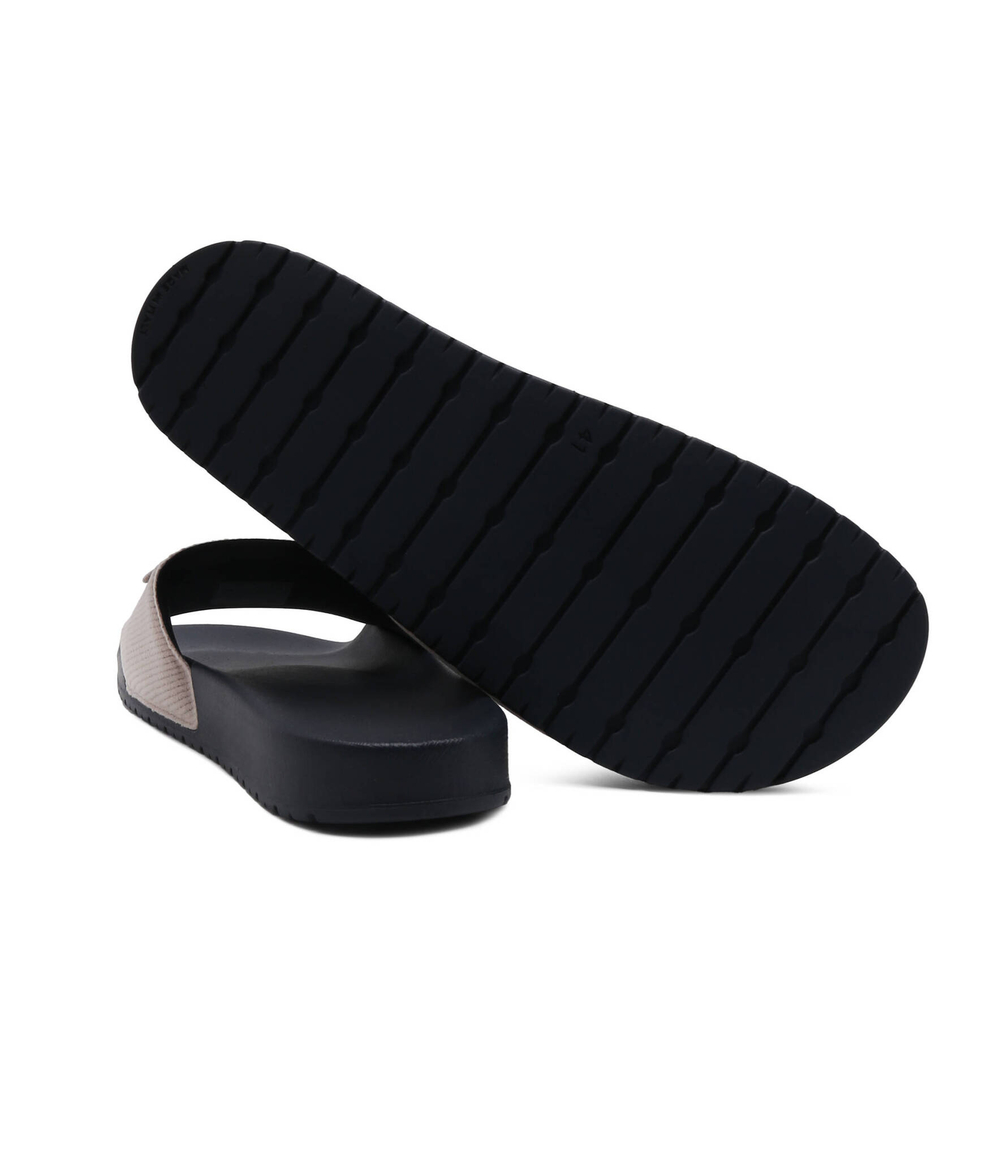 Шлепанцы Emporio Armani - бежевый(XJPM16 XN872)