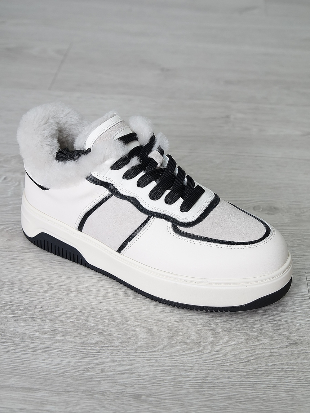 Кроссовки женские зимние