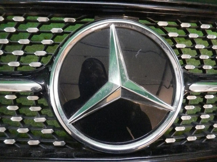 Бампер передний Mercedes E W213 20-23 AMG В сборе