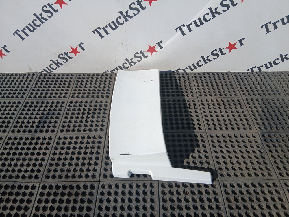 Спойлер кабины боковой верхний левый 2022г.