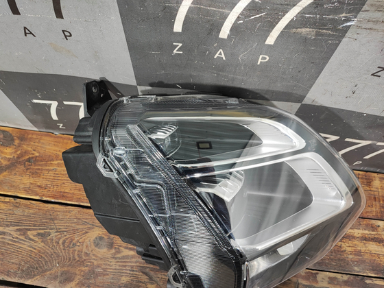 Фара правая LED Omoda C5 22-нв Б/У Оригинал 605000531AA
