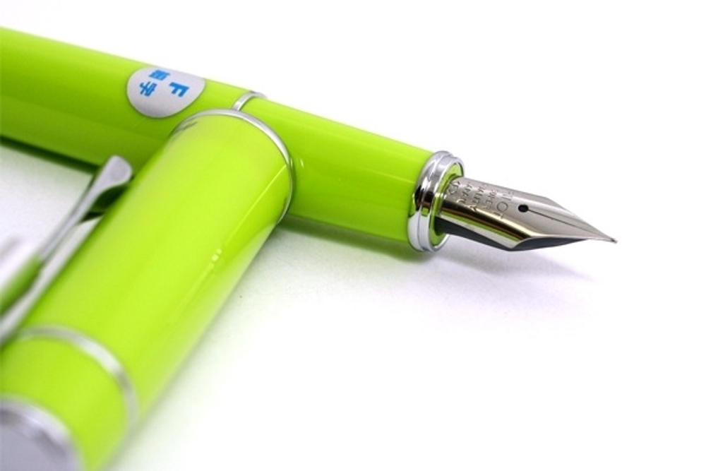 Перьевая ручка Pilot Prera (перо Fine 0,3 мм, цвет Lime Green - Лаймово-зеленая)