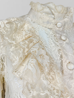 Блузка AYA collection однотонная кружевная на пуговицах с рюшами