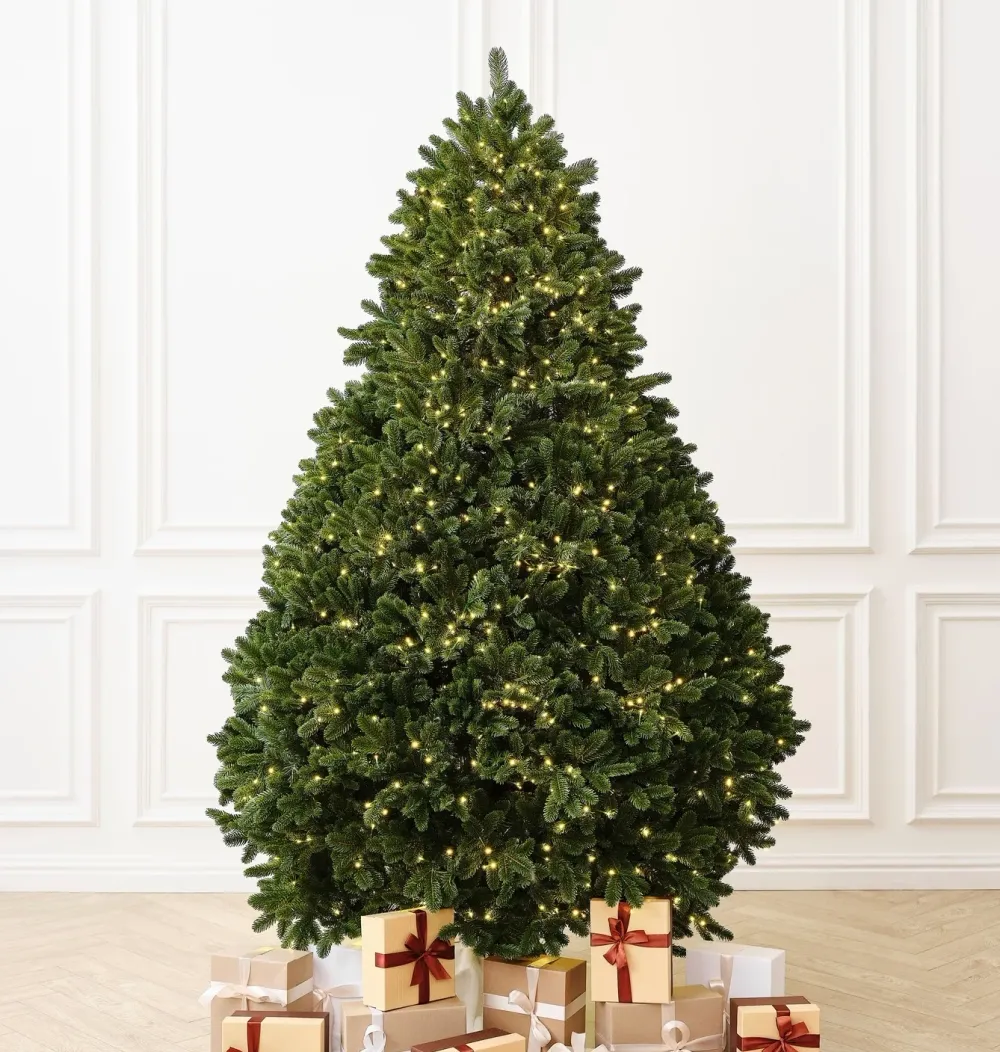 Елка с гирляндой «Grand Majesty» (Литая+пвх) 240 см / 2,4 м