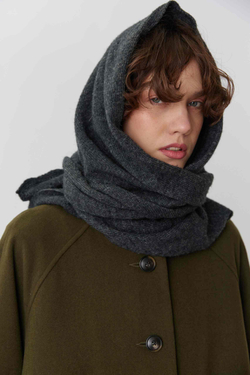 Косынка из шерсти темно-серая