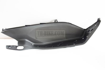 64311-KWN-900ZB. STEP, R. FLOOR *NH1*