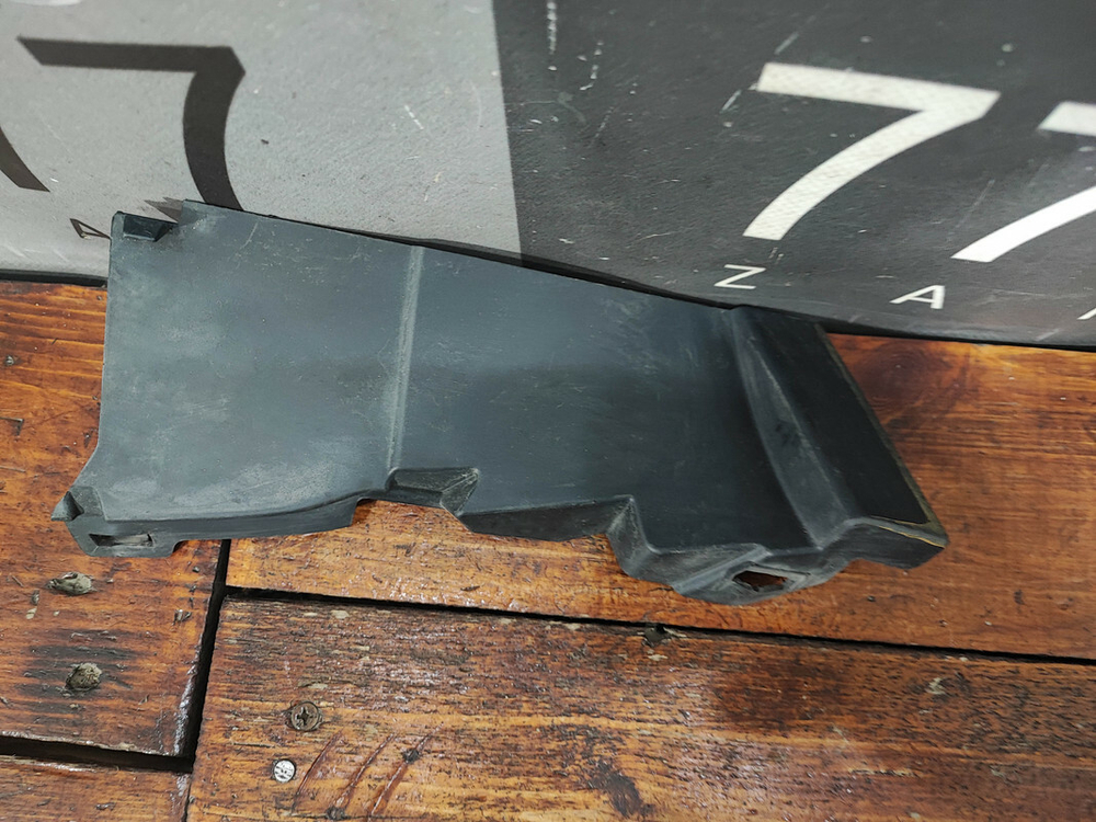 Воздуховод бампера правый Mercedes GLS (X167) 19-нв Б/У Оригинал A1678857804