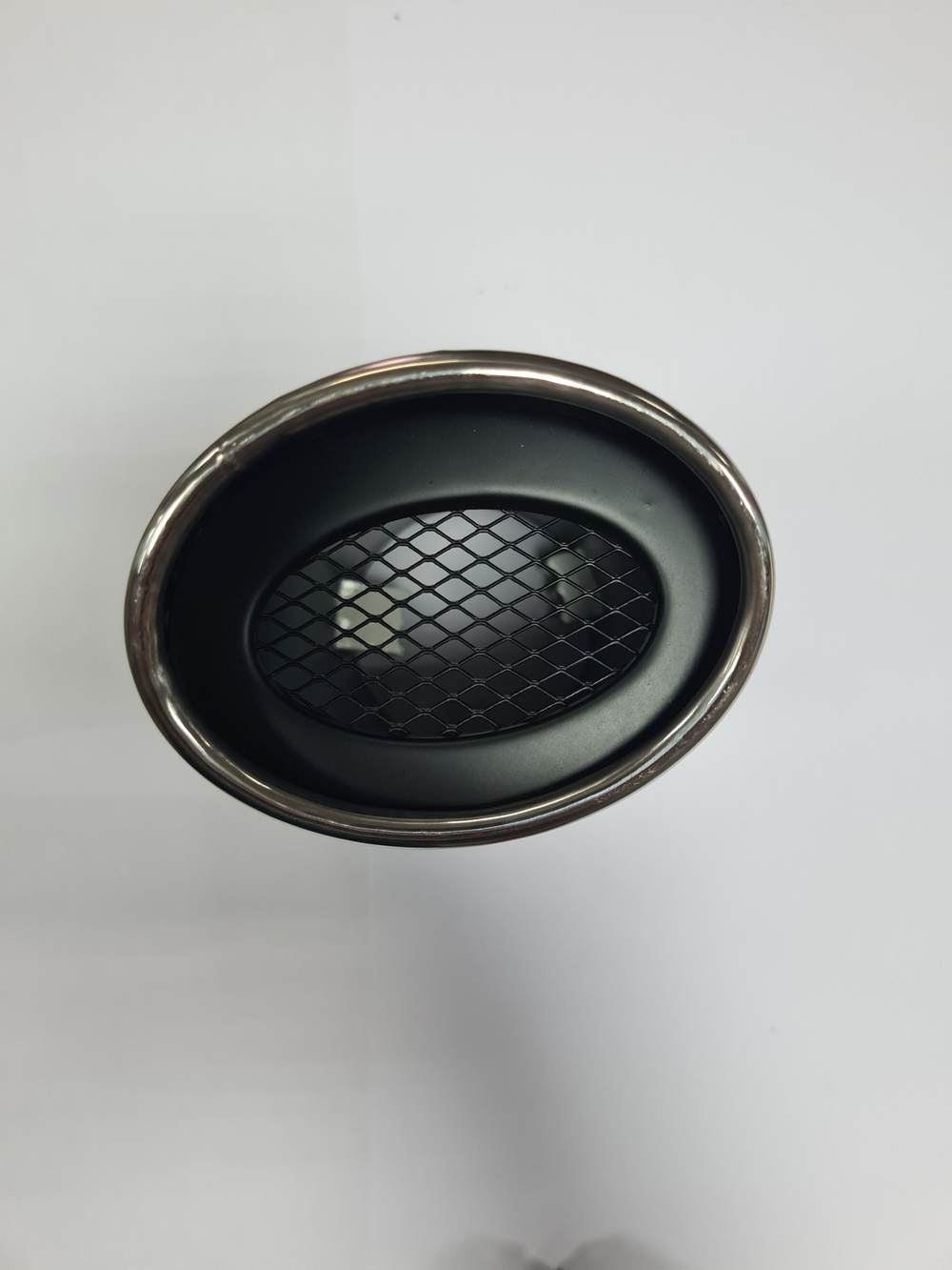 Насадка на глушитель универсальная тёмного цвета тюнинг