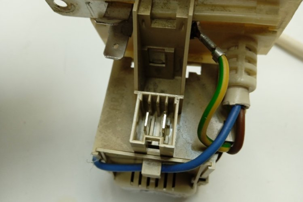 IWSC5105 кт130 Сетевой фильтр для стиральной машины Indesit IWSC5105 б/у