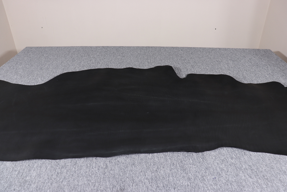 Уценка:  1,8-2,2 Юфть черная 139 дм²