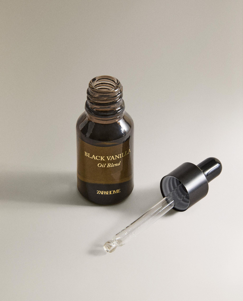 Zara Home Эфирное масло для аромадиффузора Black Vanilla 15 мл, концентрат для ароматизации дома, сладкий гурманский, Чёрный