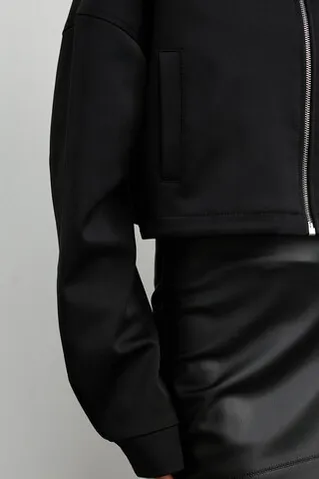 Куртка с воротом укороченная черного цвета