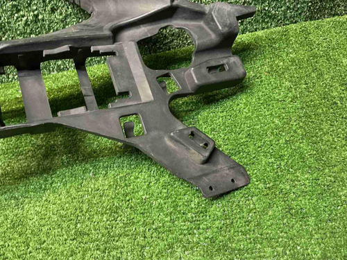 Кронштейн бампера правый Mercedes C W205 (14-18)