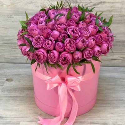 Коробка пионовидных роз