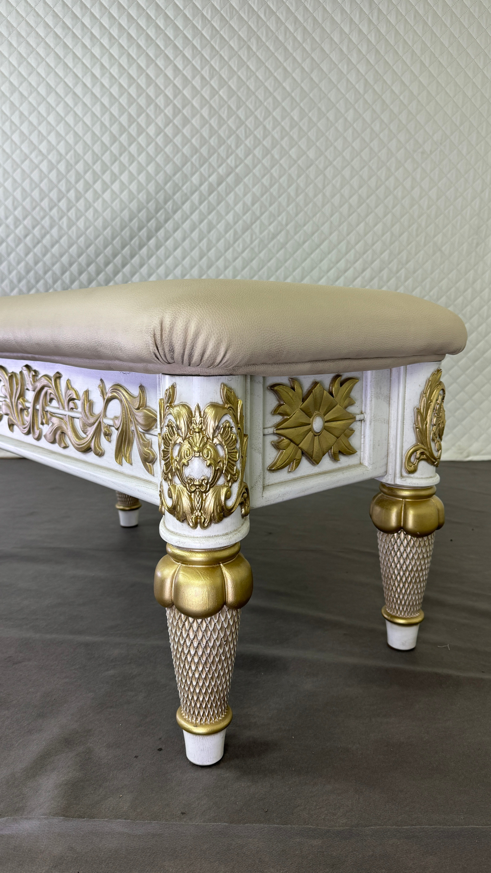 Банкетка прикроватная