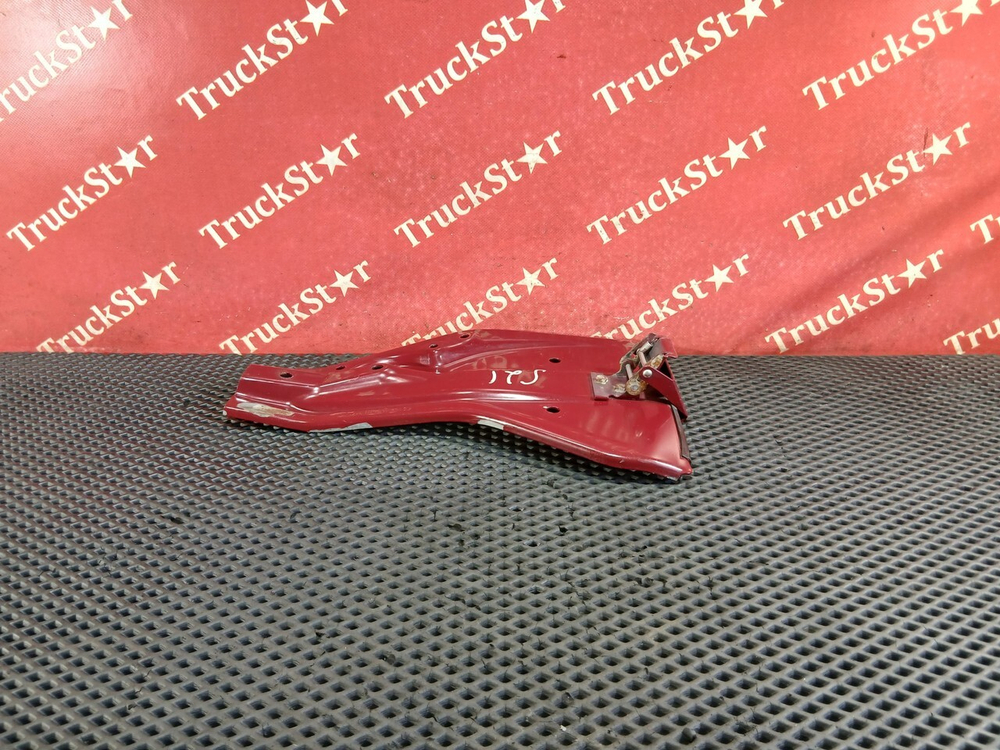 Кронштейн крыла левый