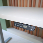 Регулируемый компьютерный стол Motor UP с регулировкой по высоте — столешница МДФ белый