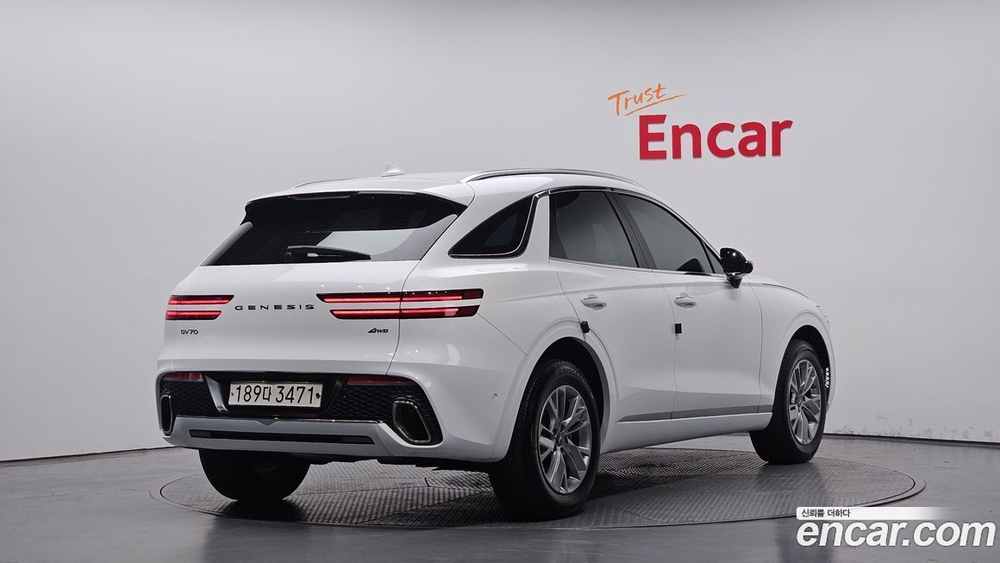 Genesis GV70 2.5T Бензин AWD (08.2021)