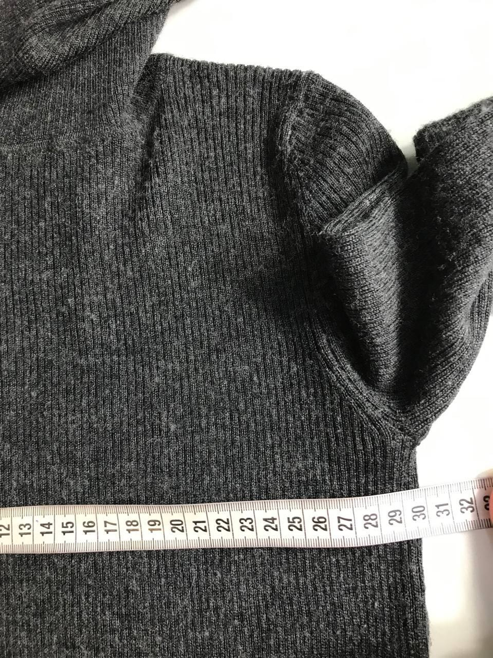 Джемпер UNIQLO с воротом из шерсти 42 размер