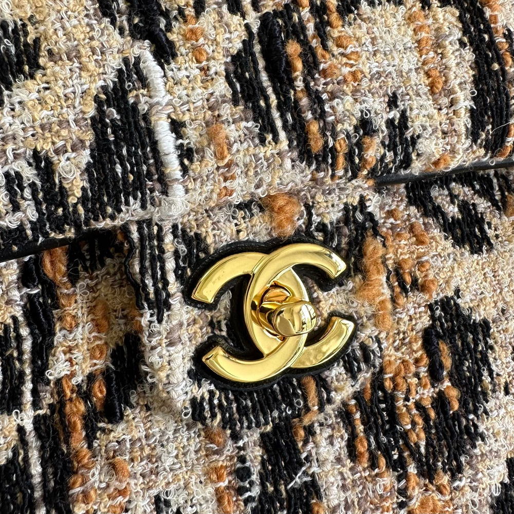 Chanel Maxi Flapbag 32 cm