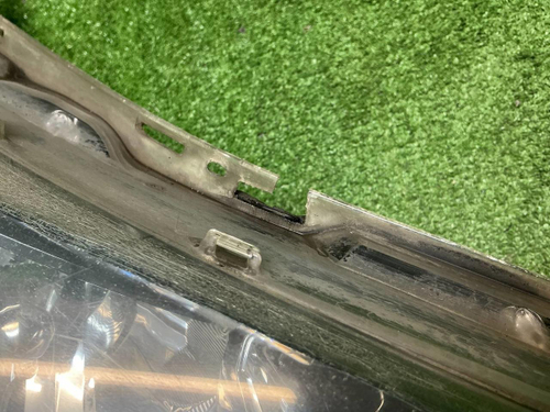 Фара правая Toyota Corolla E160 (12-16) галоген