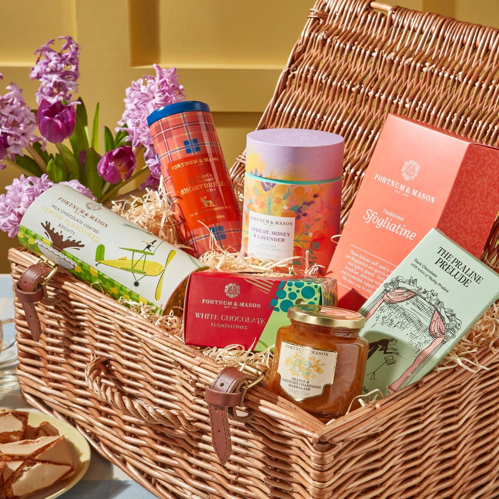 Fortnum&Mason Набор с печеньем The Springtime Hamper
