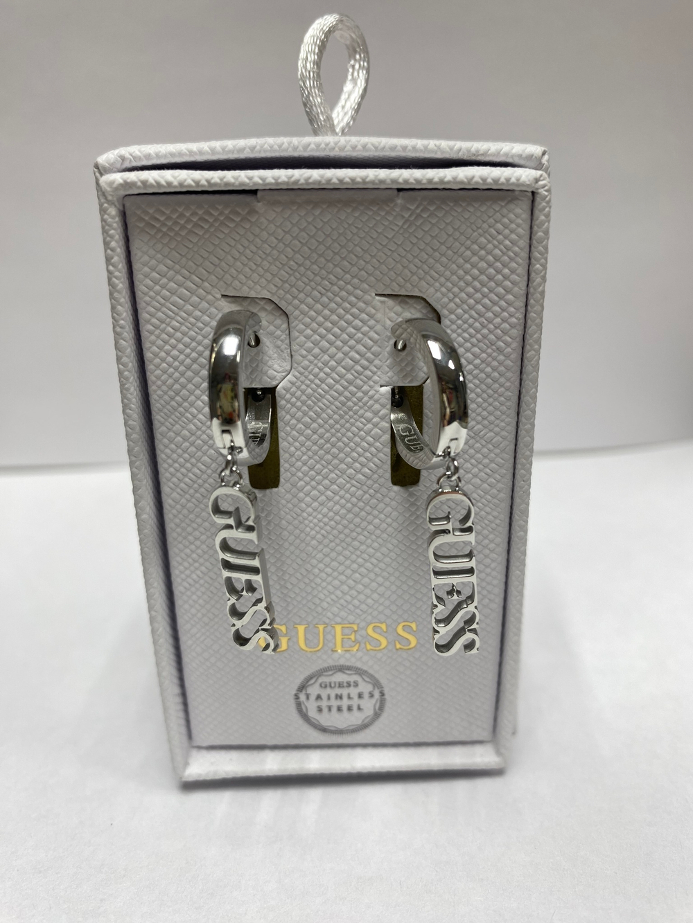 Серьги GUESS Белый металл: подвеска: GUESS Девочка