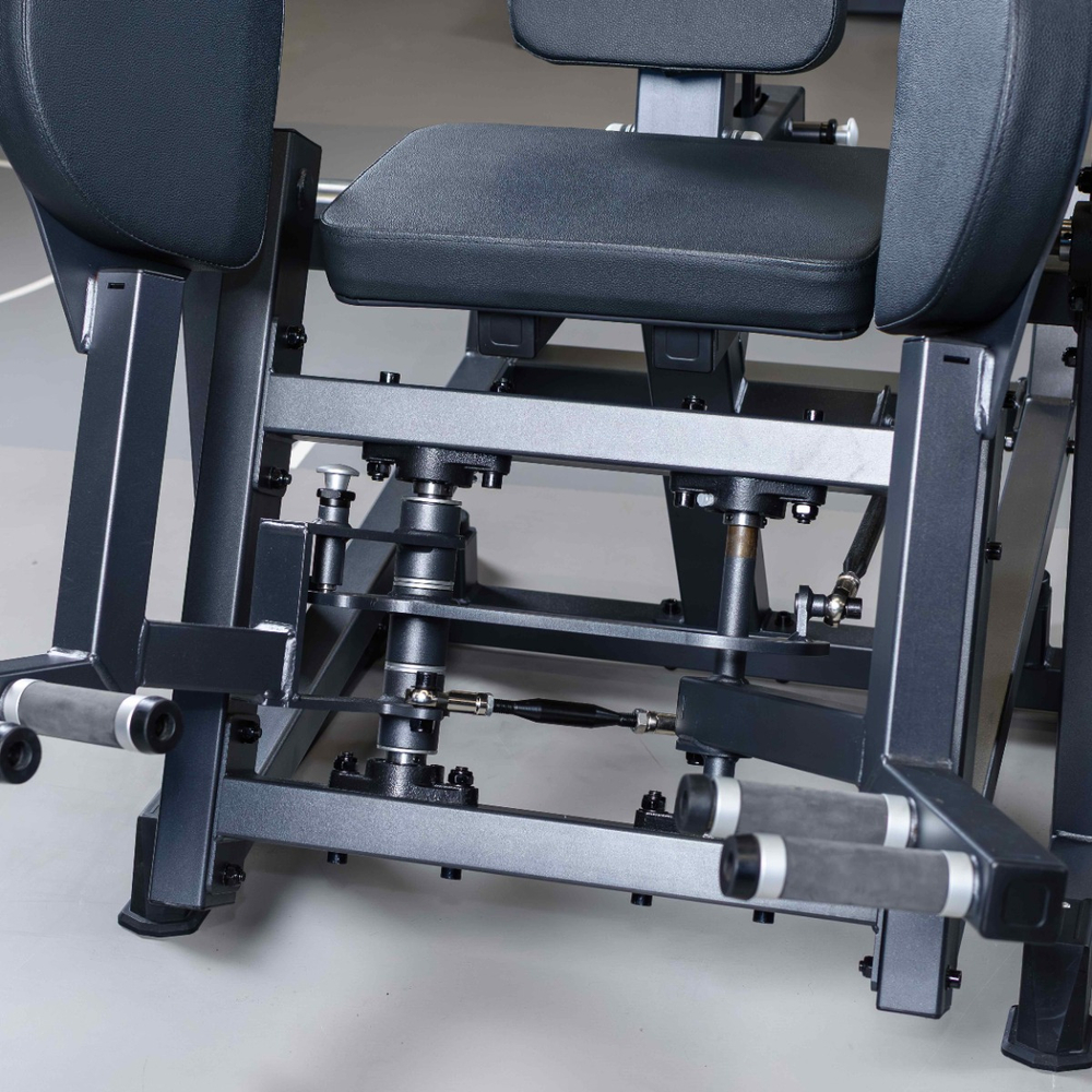 A604 Отведение ног сидя