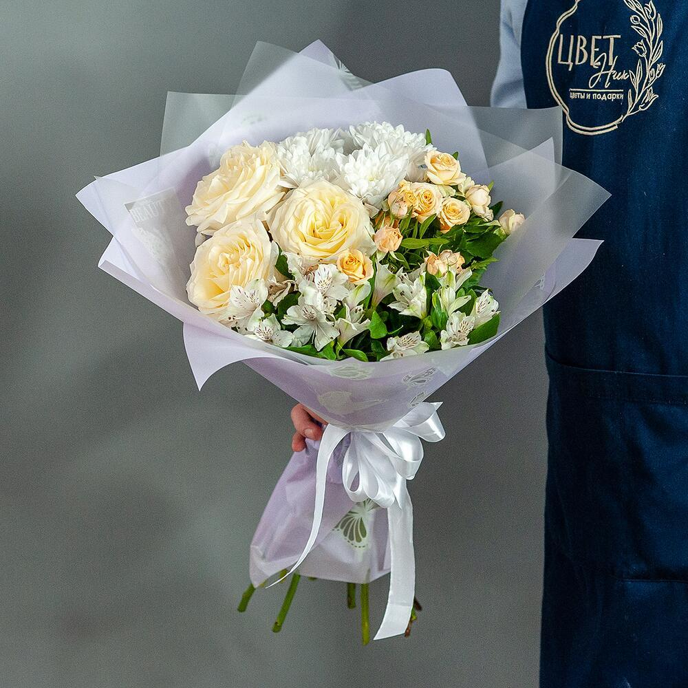 Сборный букет с пионовидной розой