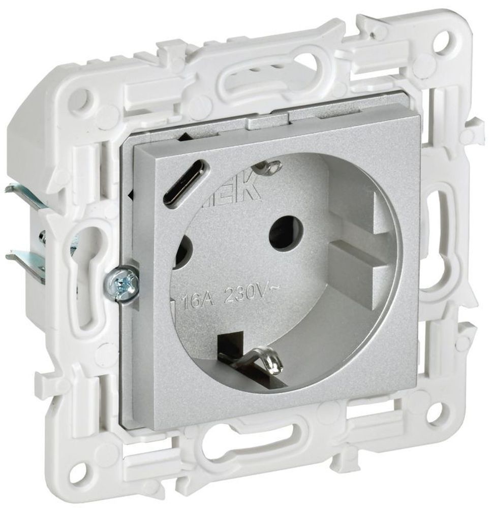Розетка SKANDY 18Вт 16А с заземл. защ. шторки с USB C SK-R17S серебр. IEK SK-R14-16-U14-018-K23 Розетка SKANDY 18Вт 16А с заземл. защ. шторки с USB C SK-R17S серебр. IEK SK-R14-16-U14-018-K23