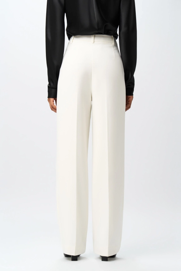 Прямые брюки со складками