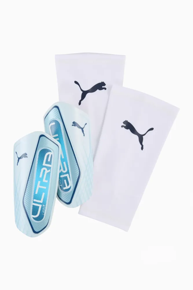 Футбольные щитки Puma ULTRA Light Sleeve - голубой Футбольные щитки Puma ULTRA Light Sleeve - голубой