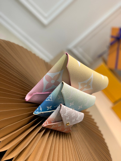 Louis Vuitton Kirigami Pochette