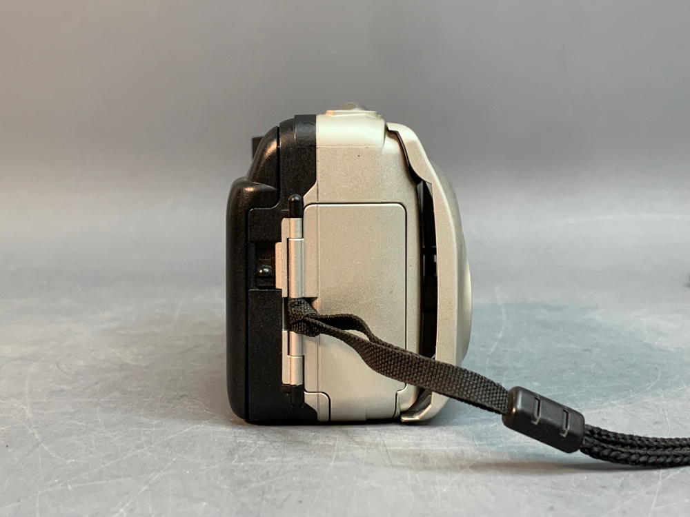 Olympus SuperZoom 105G