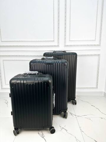 Чемодан Rimowa M