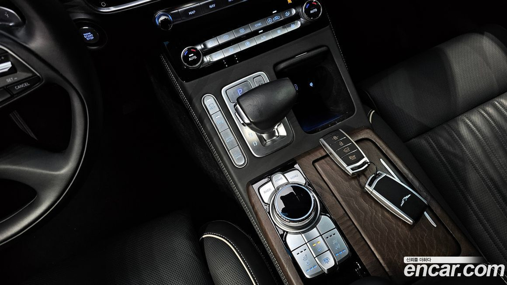 Genesis G90 5.0 AWD (04.2021)