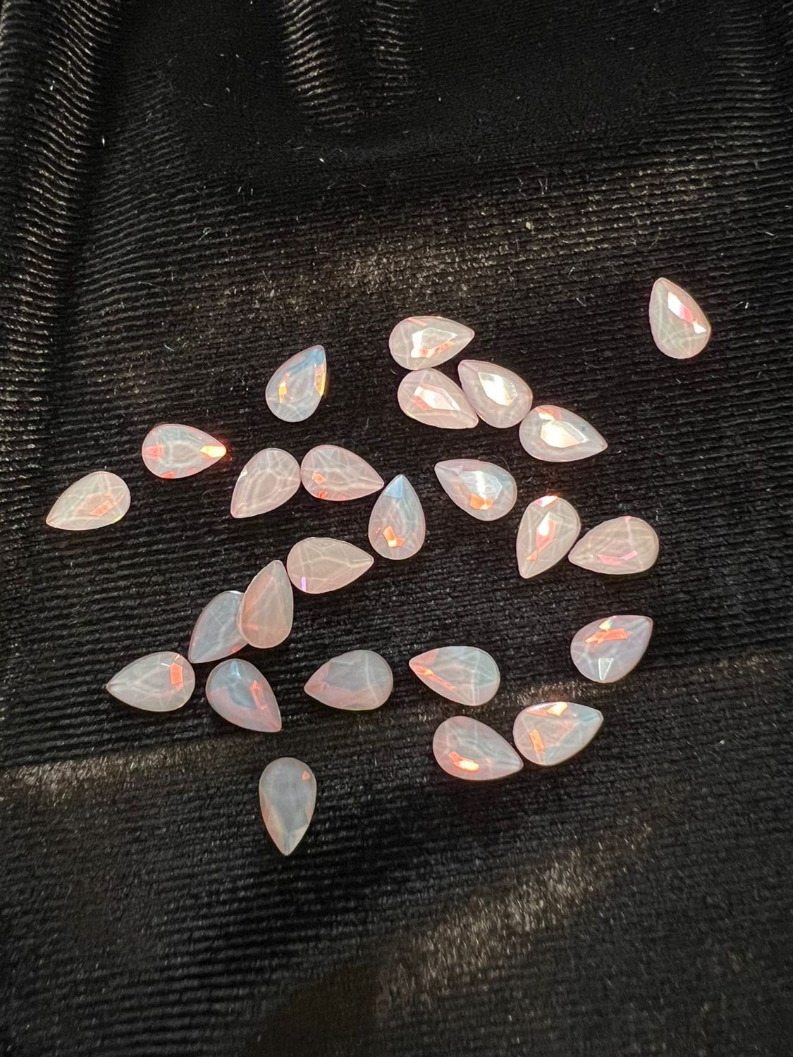 Стеклянные стразы  (5,5*8мм) 25шт, цвет розоавый с переливом