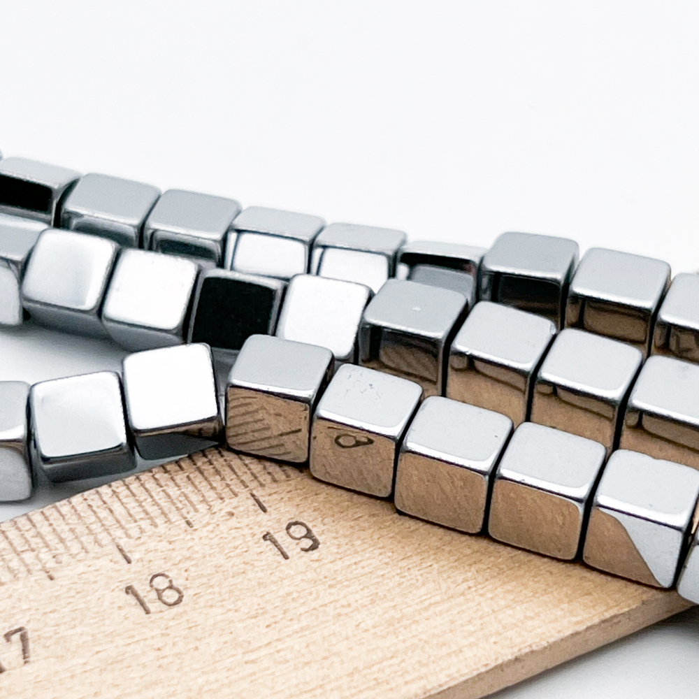 Гематит Куб бусины (имитация), цвет серебристый, размер около 6 мм, цена за 15 шт (1/4 нити)