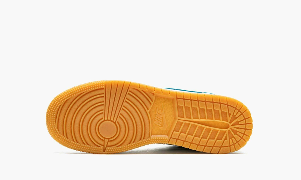 Air Jordan 1 Low GS "Barcelona"