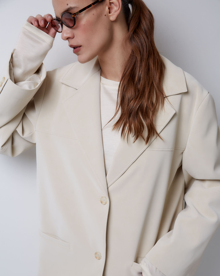 Жакет свободного кроя из искусственной замши молочный