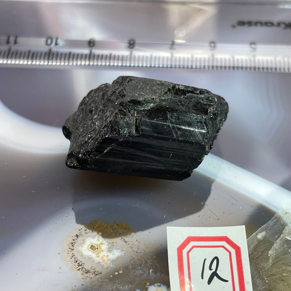 24527 Шерл турмалин черный необработанный