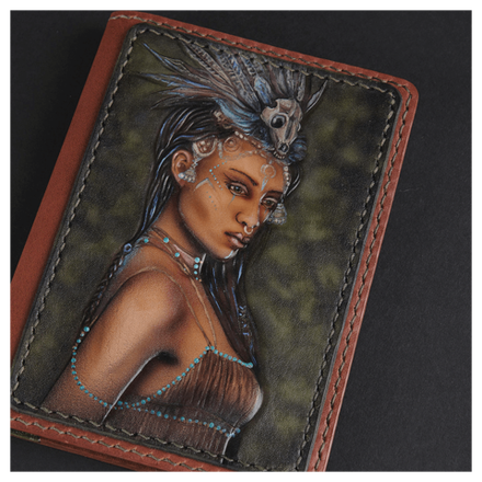 Кожаная обложка на паспорт «Шаманка» (фигура)