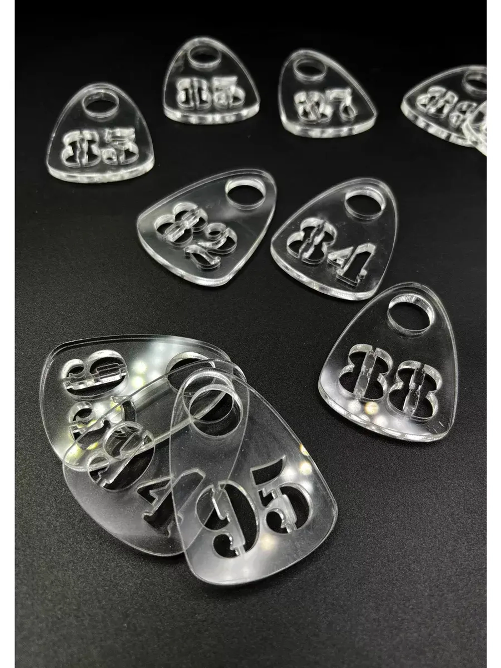 Номерки для гардероба прорезные 201-300