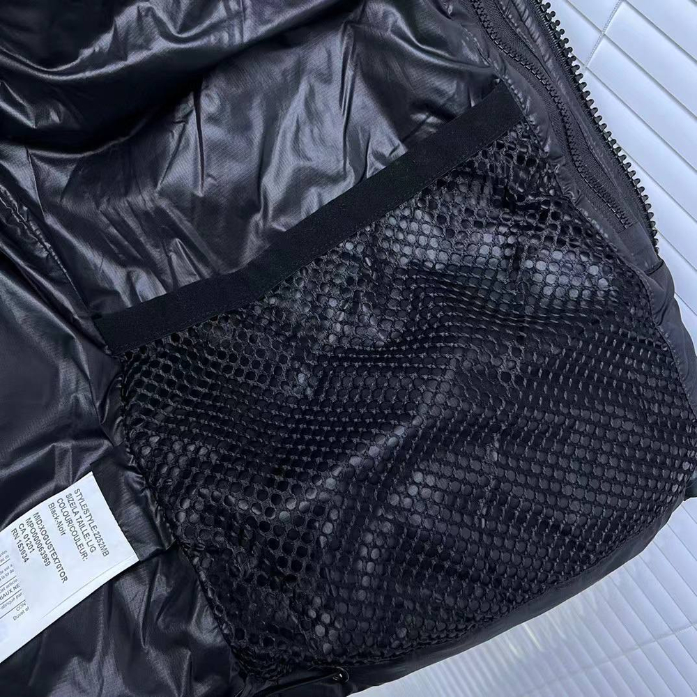 Пуховик Canada Goose