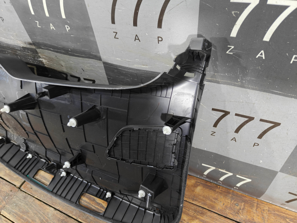 Обшивка крышки багажника Geely Coolray 19-нв Б/У Оригинал 6051010000