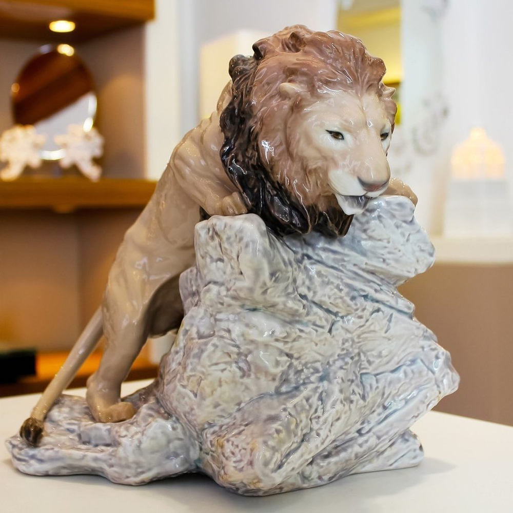 Притаившийся лев Lladro [Арт. 1008656]