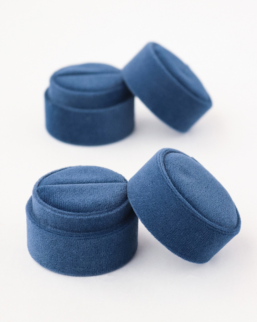 Круглый футляр «Лариса Ивановна» для витринной выкладки