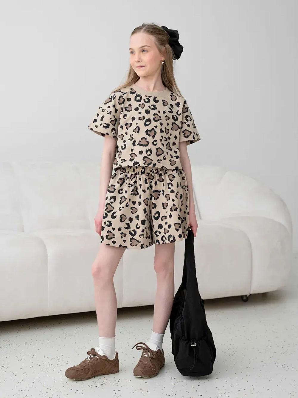 Костюм для девочки, футболка и шорты в сад